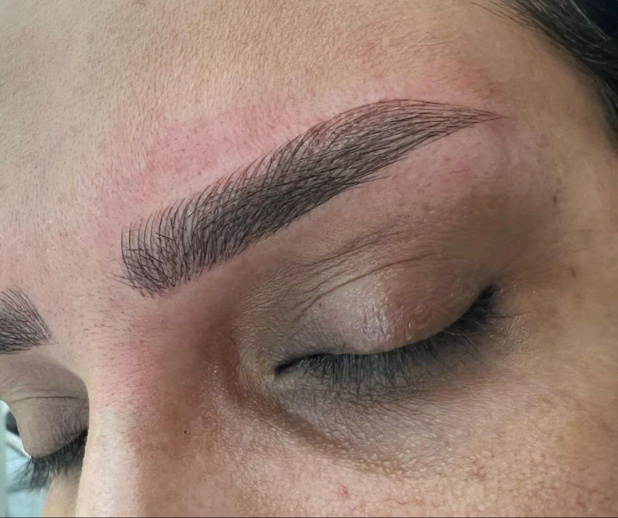 میکروبلیدینگ تاتو خدمات ابرو 