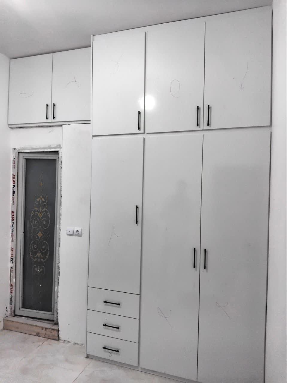 کمد دیواری وکابینت در سراسر مش